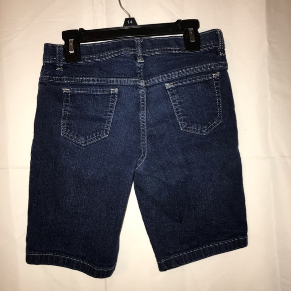 Shorts - Picture 2 of 3